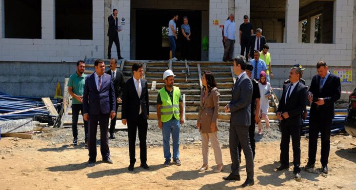 Bucak’ta eğitim ve sağlık yatırımları denetlendi