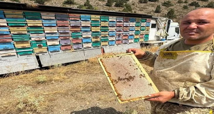 Toroslar’da gezici bal tırıyla doğal bal üretimi