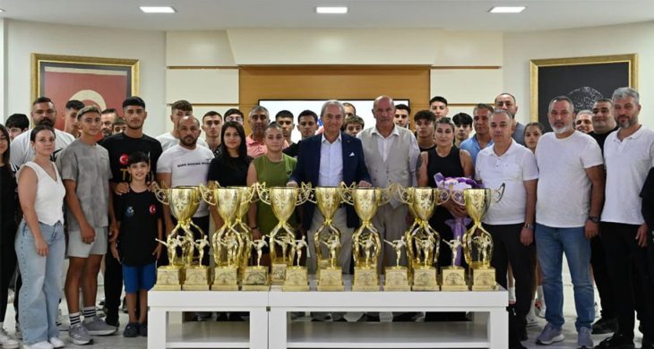 Başkan Kocagöz, Kick Boks sporcularını ağırladı