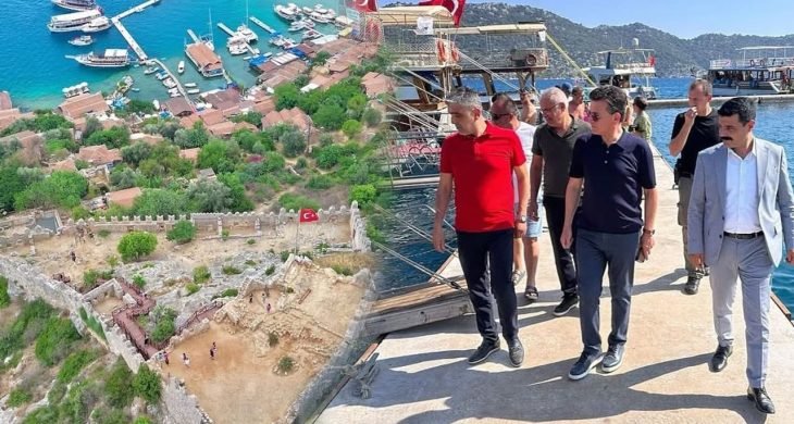 Demre’de tekne yanaşma yeri hizmete açıldı