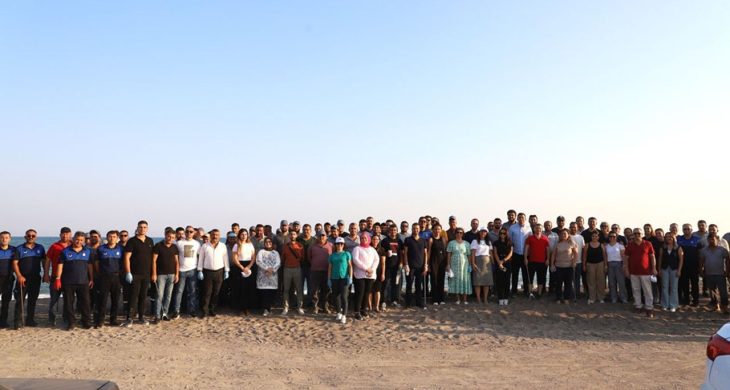 Aksu Belediyesi’nden Kumköy sahilinde geniş çaplı temizlik