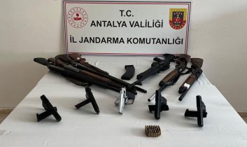 Serik’te kaçak silah operasyonu