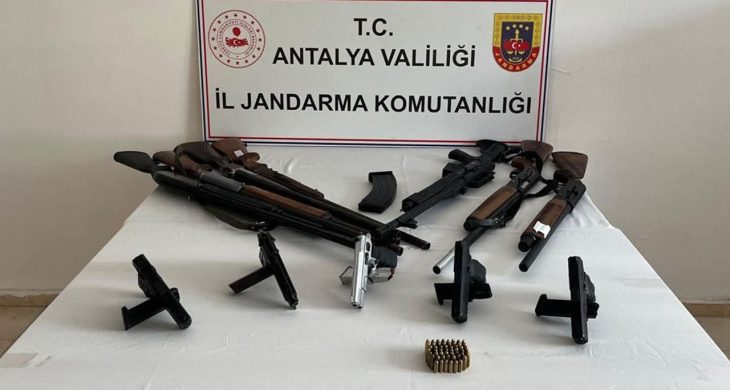 Serik’te kaçak silah operasyonu