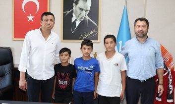 Spor sever gençler Aksu belediyesi’ne ziyaret etti