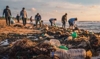 Antalya’da deniz gönüllüleri kıyı temizliği için buluşuyor