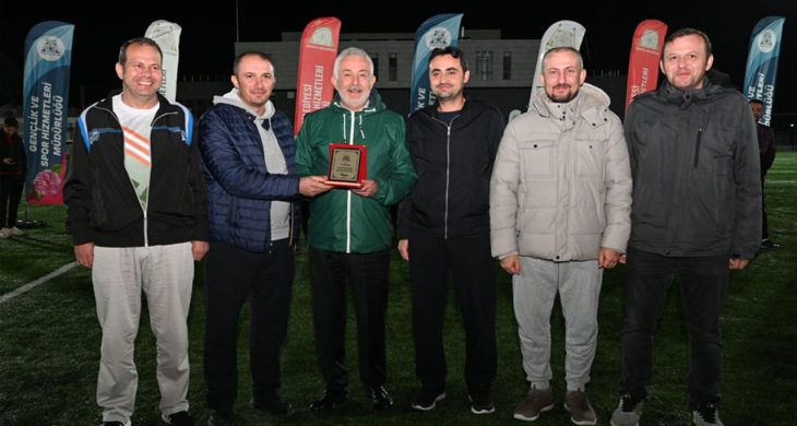 Emniyet Müdürlüğü, Isparta Belediyesi Başkanlık Kupası’nın şampiyonu oldu