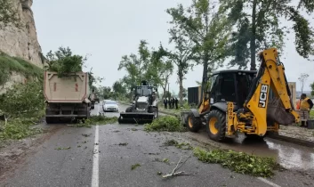 Şanlıurfa Büyükşehir Belediyesi, Birecik’te afetin 3. gününde de sahada