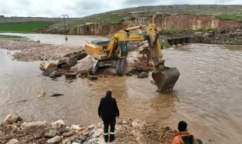 Şanlıurfa Büyükşehir Belediyesi, Viranşehir’de selin yaralarını sarıyor