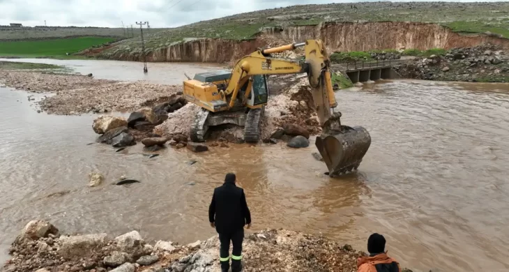 Şanlıurfa Büyükşehir Belediyesi, Viranşehir’de selin yaralarını sarıyor