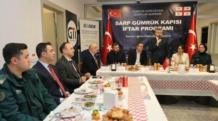 Sarp Sınır Kapısı’nda Türkiye–Gürcistan dostluk sofrası