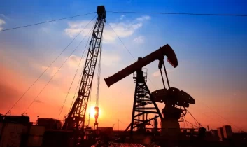 Savaş petrolü vurdu: Fiyatlar 110 doları aştı