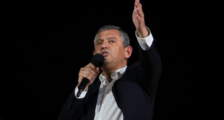 Özgür Özel: “Pijamalı; kumandayı bırak, mücadeleye koş”