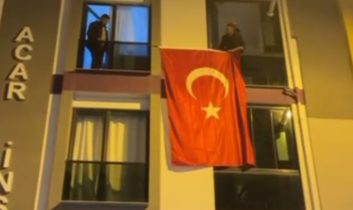 Şehit Hamdi Armağan Kaplan’ın baba ocağına Türk bayrağı asıldı