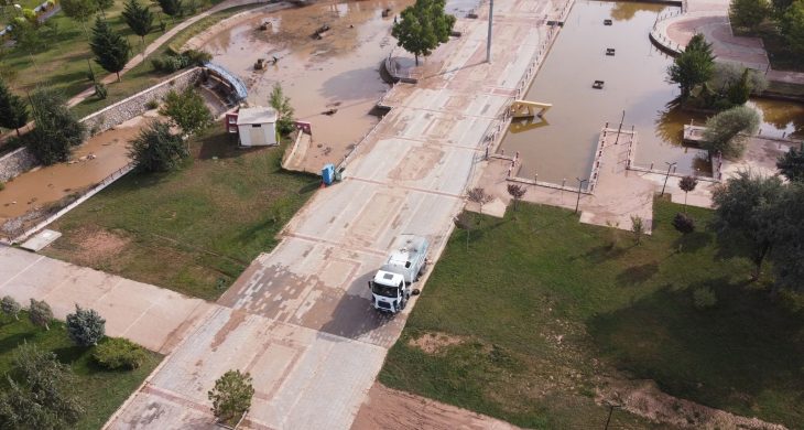 Yaşanan Sel Felaketi Sonrası Temizlik Çalışmaları Sürüyor