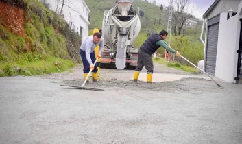 Seldeğirmeni Mahallesi beton yol çalışması