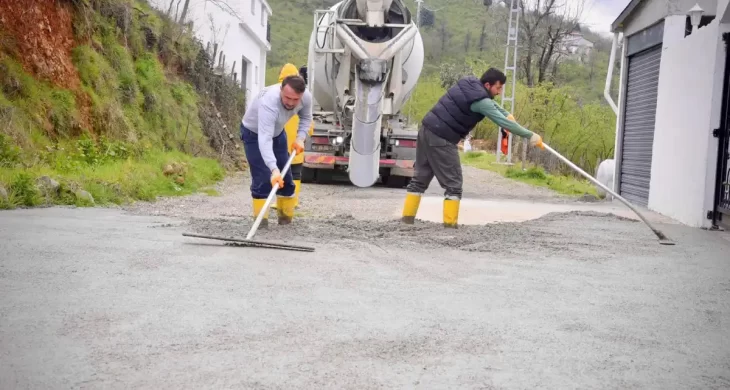 Seldeğirmeni Mahallesi beton yol çalışması