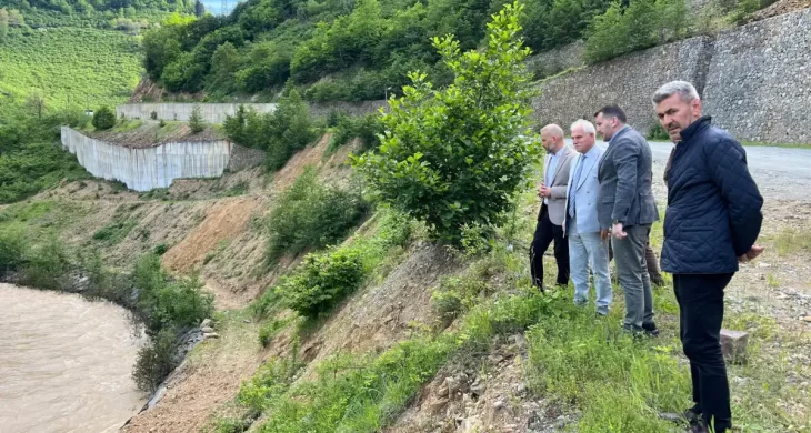 Selden zarar gören kovanlıkta hasar tespiti yapılıyor