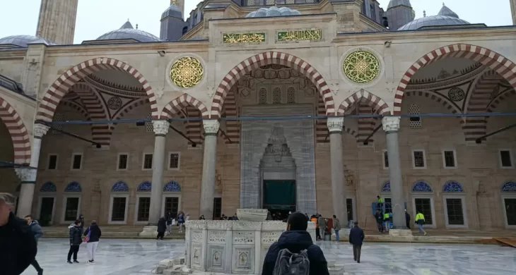 Ramazan Bayramı namaz saatleri belli oldu: İl il saatler açıklandı