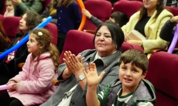 Seyhan Belediyesi çocukların tatiline neşe kattı