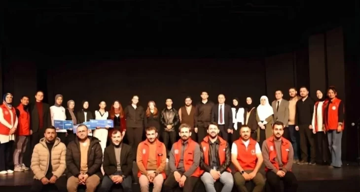 Şiirin kalbi Erzurum’da attı: Genç yetenekler zirveye yarıştı