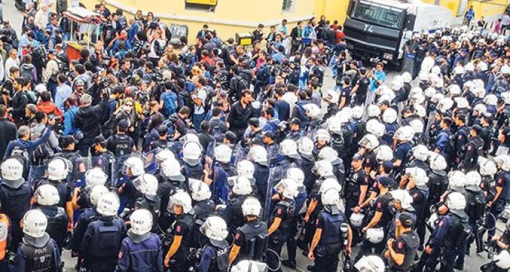 Cinayet Şüphelilerine Etten Duvar Örüldü