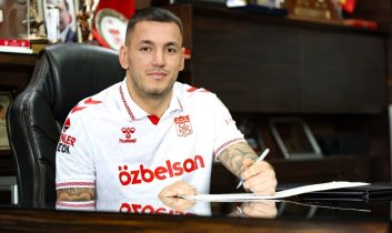 Sivasspor eski golcüsünü geri getirdi: Rey Manaj yeniden Sivasspor’da