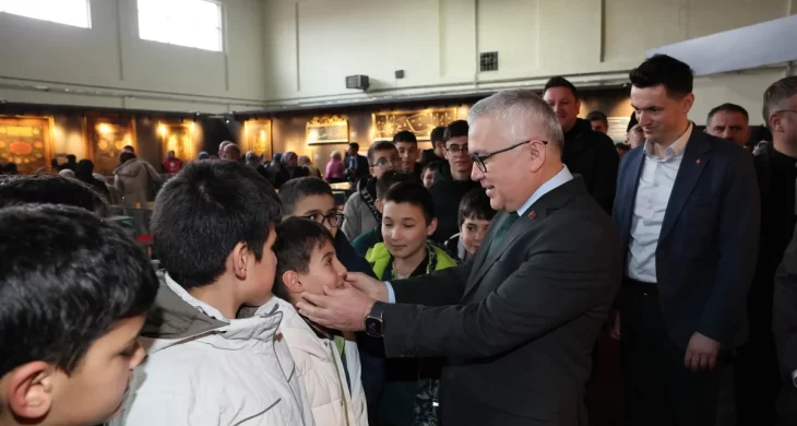 Sivas’ta kutsal emanetler ve vakıf eserleri sergisi açıldı