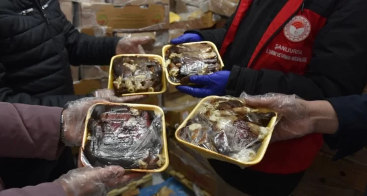 Son kullanma tarihi geçmiş 50 ton tavuk imha edildi