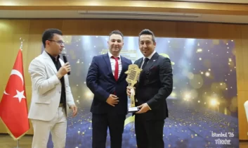 Spor yorumcusu Bahadır Bulut’a Uluslararası Radyocular Birliği’nden ödül