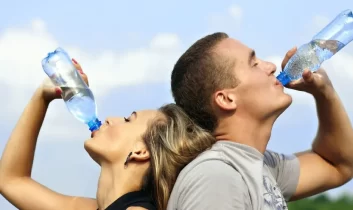 Aşırı sıcaklar nörolojik hastalar için tehlike saçıyor: Susuzluk bilinç kaybına yol açabilir