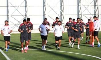 Ay-Yıldızlılar, İspanya Karşılaşmasının Hazırlıklarına Başladı