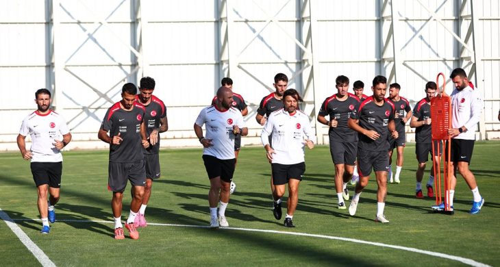 Ay-Yıldızlılar, İspanya Karşılaşmasının Hazırlıklarına Başladı