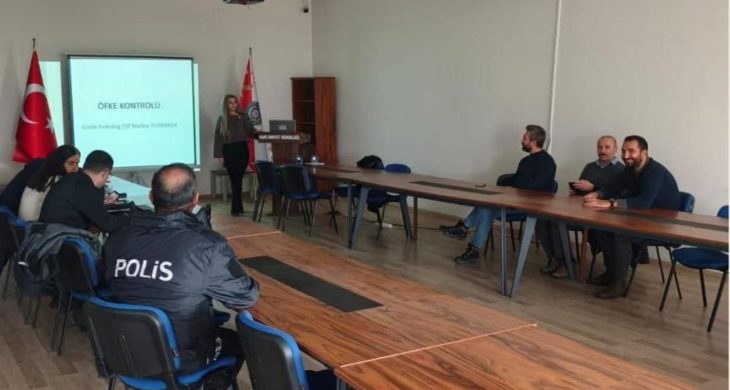 Kars Sosyal Hizmet Merkezi’nden çatışma ve stres yönetimi eğitimi