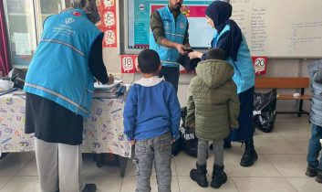 Kars’ta gönülleri ısıtan hareket: “Kış Bayramı” köy okullarına ulaştı