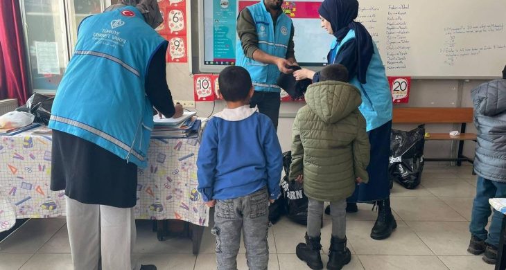 Kars’ta gönülleri ısıtan hareket: “Kış Bayramı” köy okullarına ulaştı