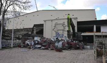 Tarihi Ankara Atatürk Spor Salonu’nda yıkım başladı