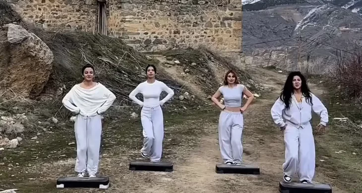 Tarihi Süleymaniye’de horon step rüzgarı: Üniversiteli gençler sosyal medyayı salladı.