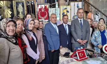 Tarihin gölgesinde sanatın ışığı: Çifte Minareli Medrese’de sergi