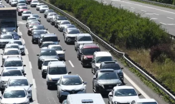 Tatil dönüşü trafiği Bolu ve Düzce’de yoğunlaştı