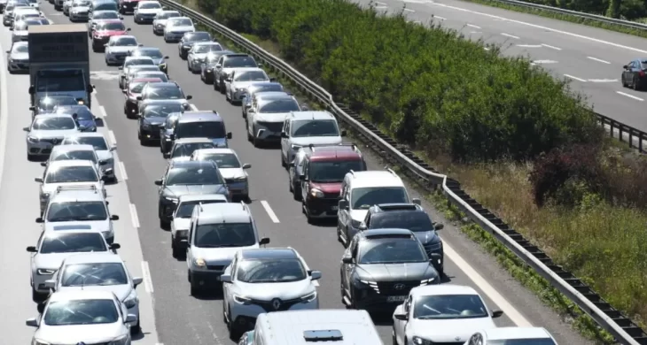 Tatil dönüşü trafiği Bolu ve Düzce’de yoğunlaştı
