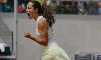 Zeynep Sönmez Avustralya Açık’ta tarihi galibiyetle ikinci tura çıktı