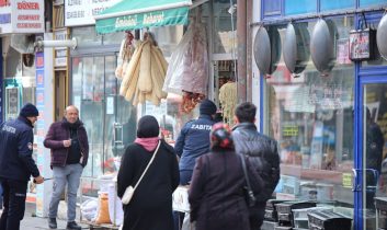 Zabıta Ekipleri Kaldırım İşgaline Geçit Vermiyor