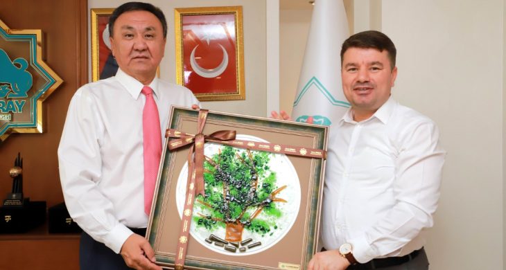 Kırgız Cumhuriyeti Büyükelçisi, Başkan Dinçer’i Ziyaret Etti