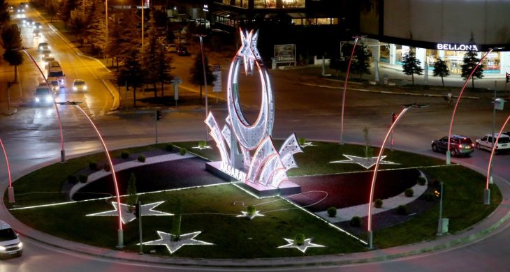 Aksaray’da Makas Kavşağı Led Aydınlatma İle Işıl Işıl Oldu
