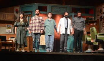 Ayvalık’ta Tiyatro Festivali Başladı