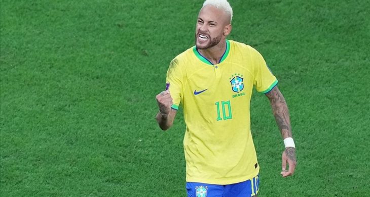 Neymar, Santos’taki sözleşmesini 2026 Aralık ayına kadar uzattı