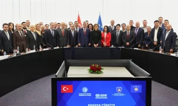 Ticaret Bakanı Bolat, Kosova’da