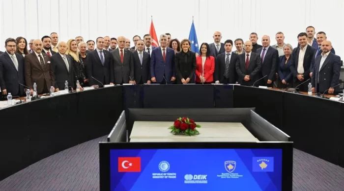 Ticaret Bakanı Bolat, Kosova’da