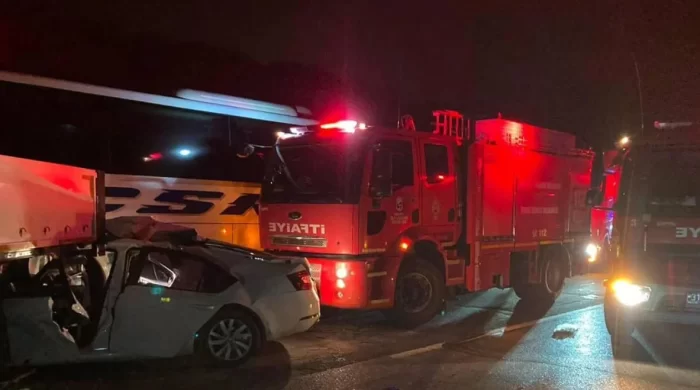 Hatay’da Tır makas attı: 2 ölü 4 yaralı