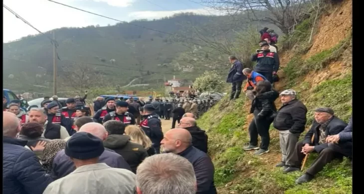 Tirebolu Sekü köyünde sondaj makinesi sahaya girdi